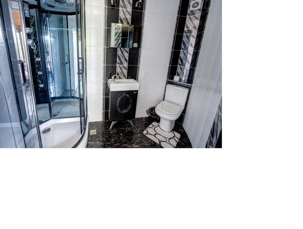 Riviera Apartments - Уединенный Отдых У Моря Odessa Kamer foto